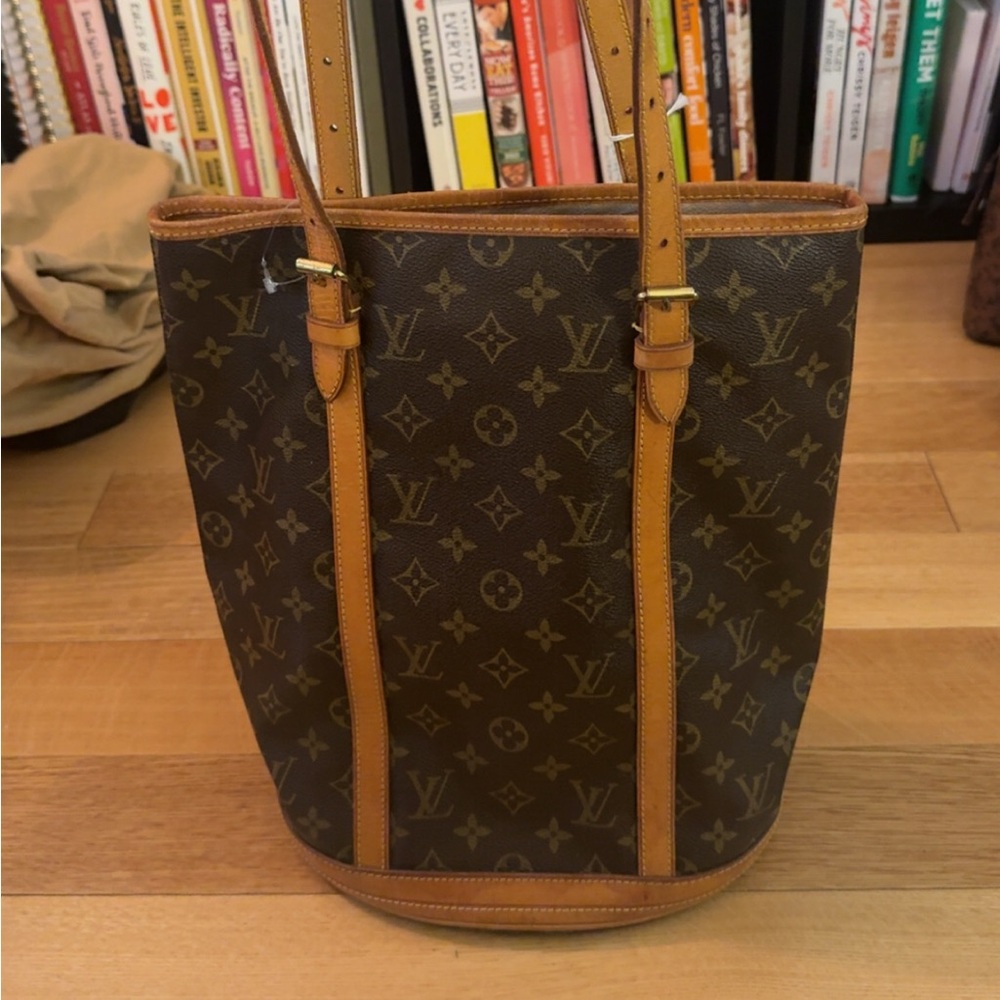 Louis Vuitton Bucket Monogram Shoulder Bag